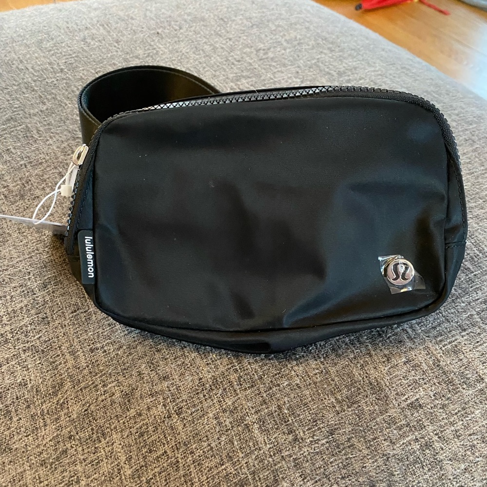 Lululemon everywhere belt bag. Black. Brand new